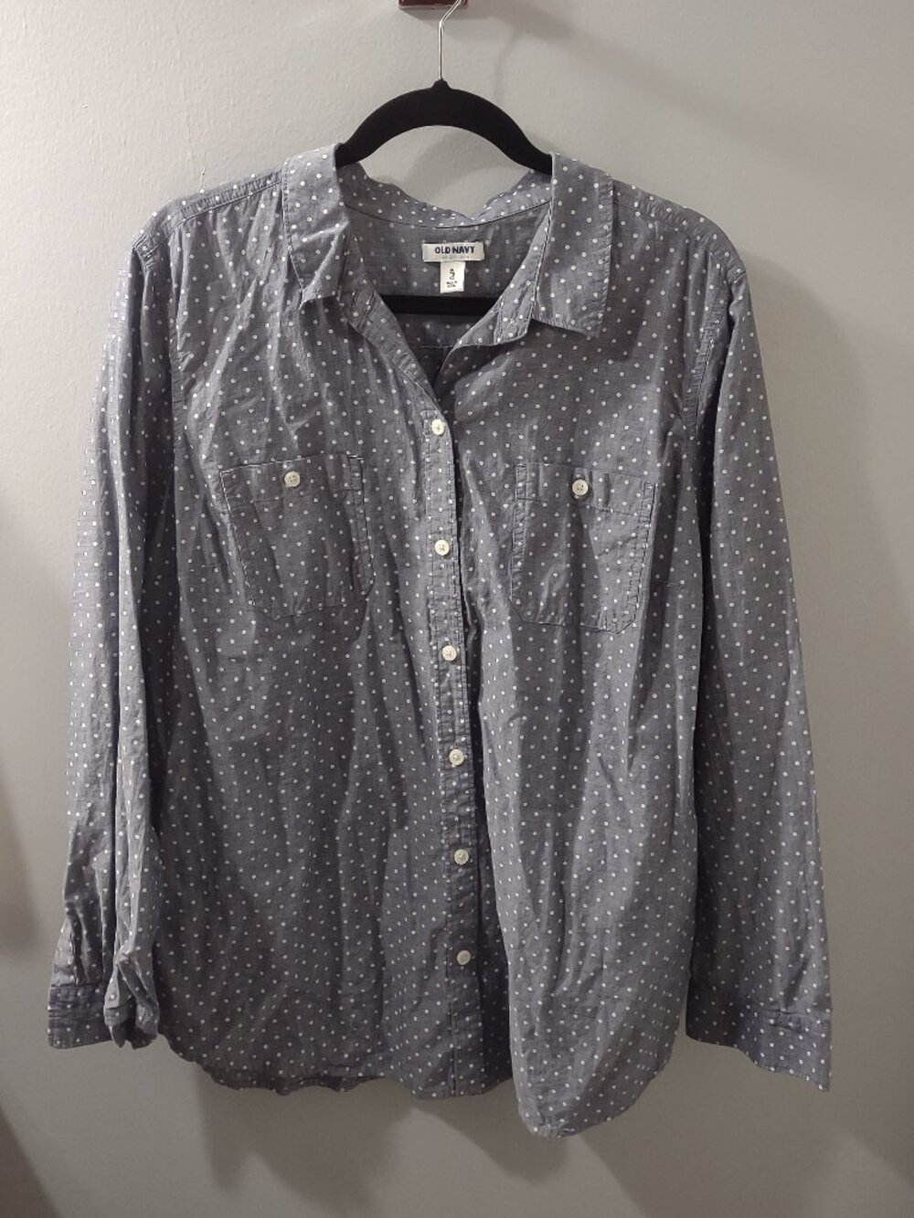 Old Navy Women's Gray Polka Dot Button-Up Shirt